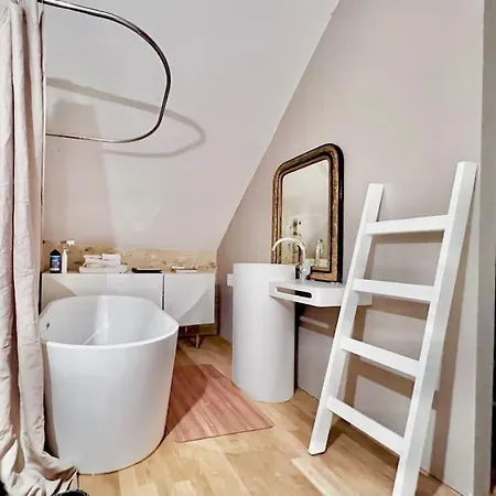 Maison Ancienne Moderne Et Design - 6 6 Sdb - Avec Piscine Et Grand Parc Vila *