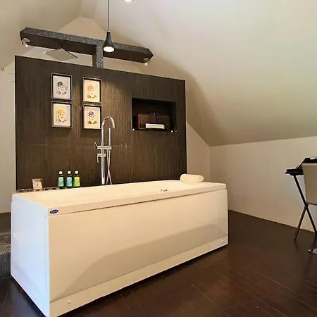 Maison Ancienne Moderne Et Design - 6 6 Sdb - Avec Piscine Et Grand Parc